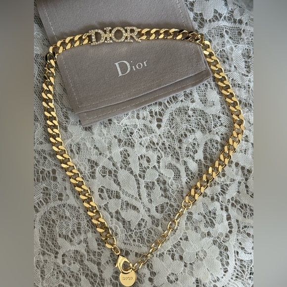 Gold Chain choker w/ stamped charm - Picture 1 of 8